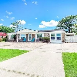 2212 Mindanao Dr — Photo 14