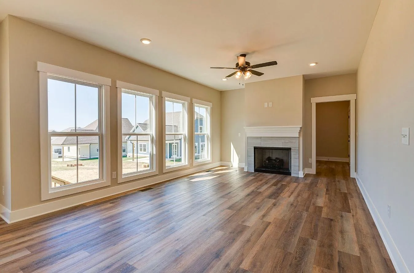 3 bed, 2.5 bath, 1977 sqft, $2,550 — Photo 2
