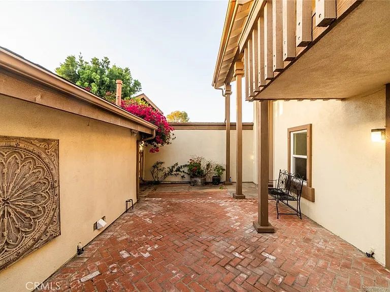 10 Oak Tree Ln — Photo 35