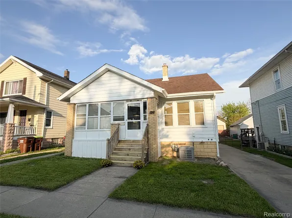 134 Michigan Ave, Monroe, MI 48162
