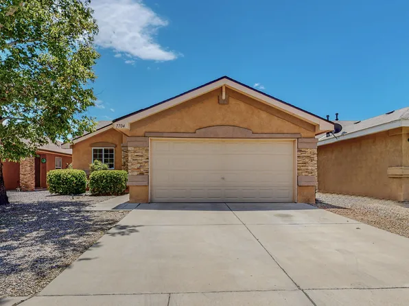 7704 Greywolf Rd SW, Albuquerque, NM 87121
