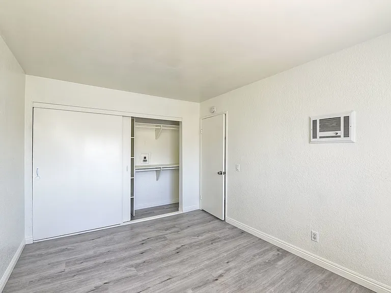 415 Grand Ave #2 — Photo 8