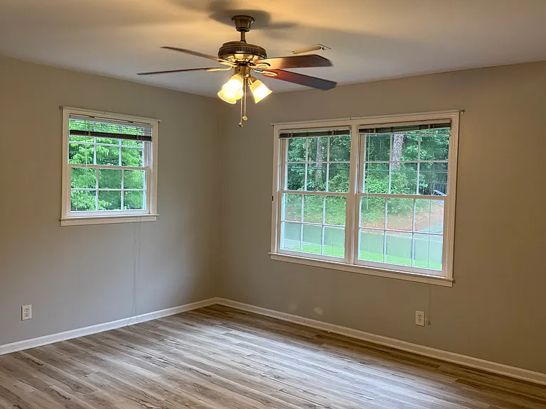 1295 Seven Springs Cir — Photo 18
