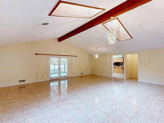 3rd image of 2715 N Jade Ave