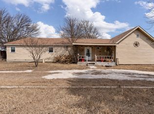 2204 Daniels Dr, Joshua, TX 76058