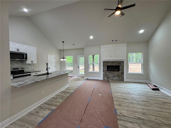 5th image of 2089 N Hicks Rd