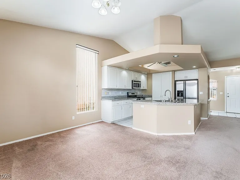 8725 Autumn Valley Ave — Photo 4