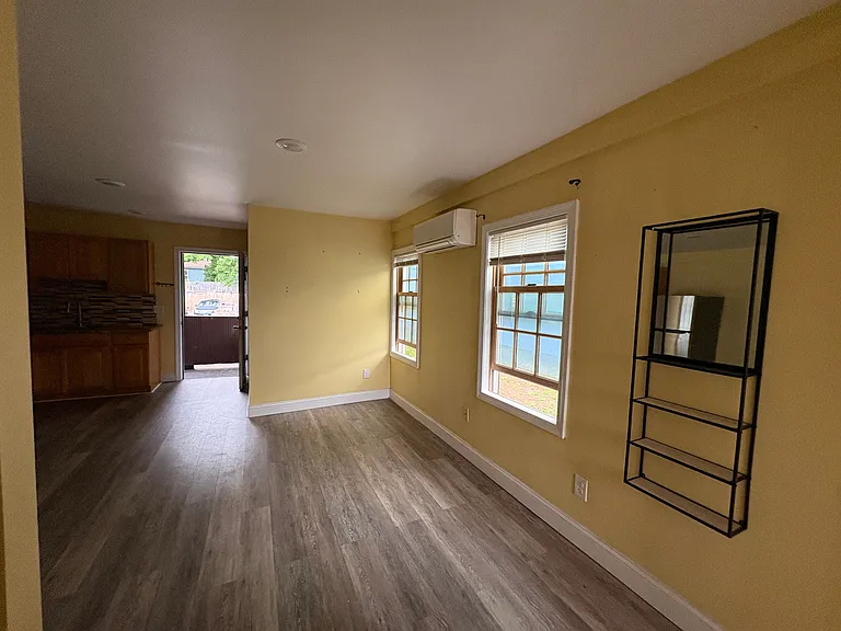 180 Olivia St #4 — Photo 7