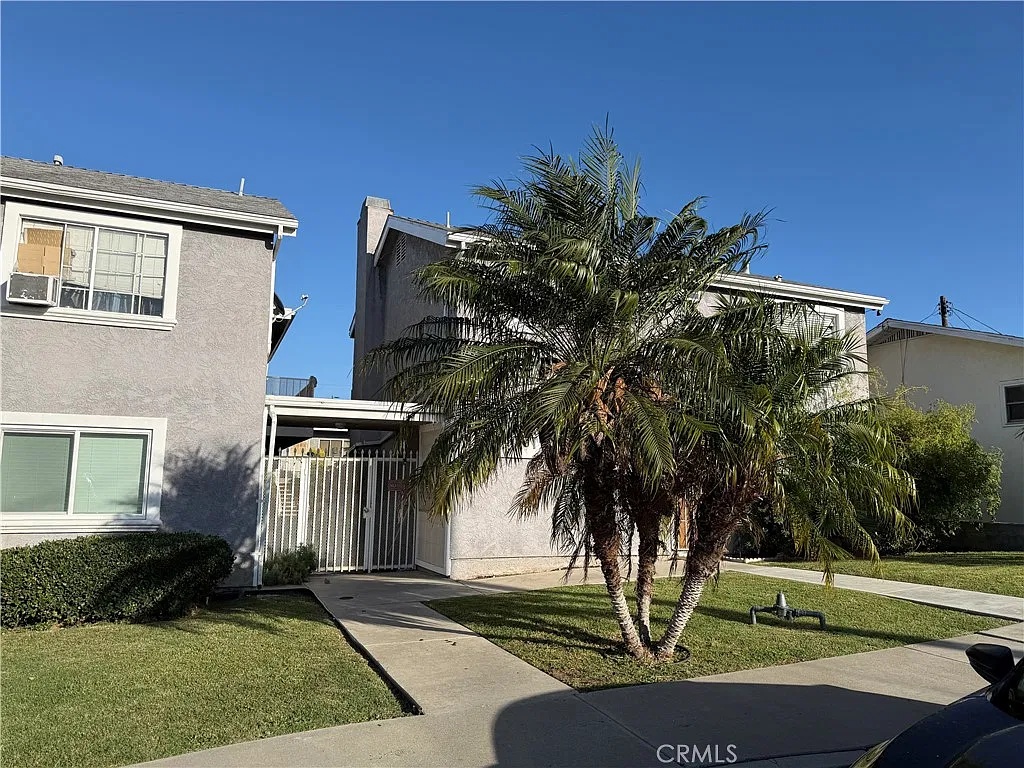 2 bed, 900 sqft, $2,495 — Photo 1