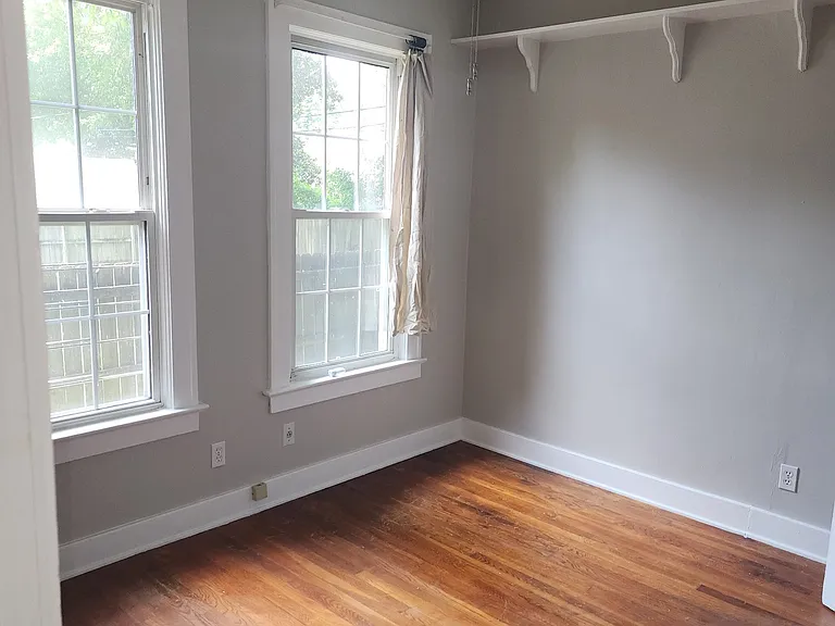 753 N McLean Blvd — Photo 11
