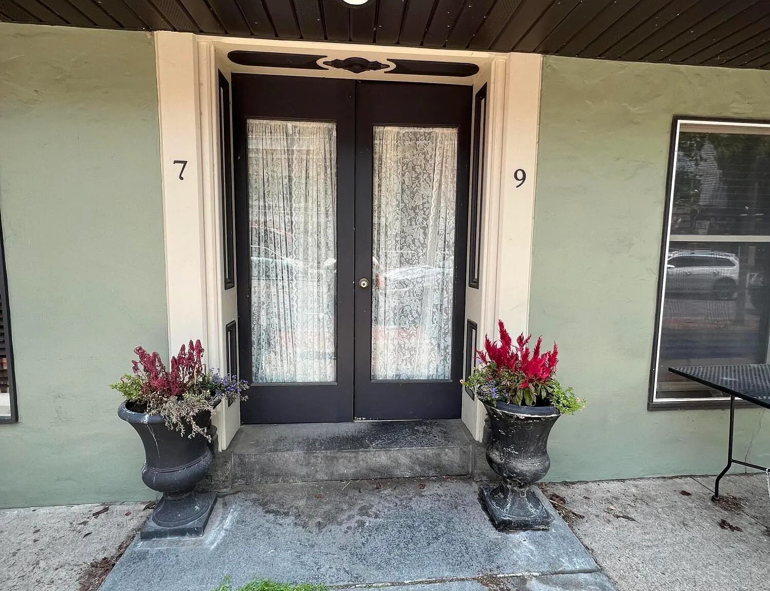 2 bed, 700 sqft, $900 — Photo 1