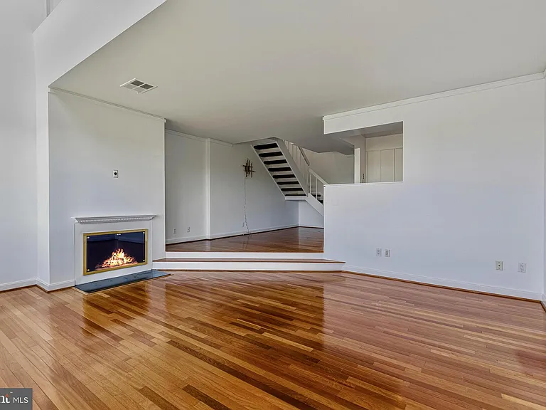 2501 M St NW #722 — Photo 3