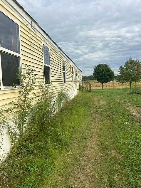 3 bed, 2.0 bath, 420 sqft, $1,600 — Photo 1