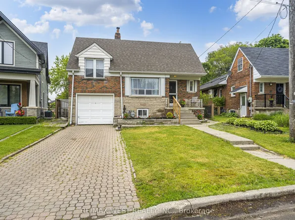 26 Parkland Rd, Toronto, ON M1N 1Y8
