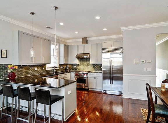 4th image of 3809 N Wayne Ave #3N