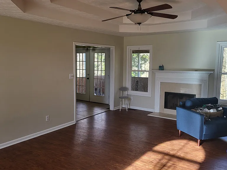 885 Long Branch Cir — Photo 4