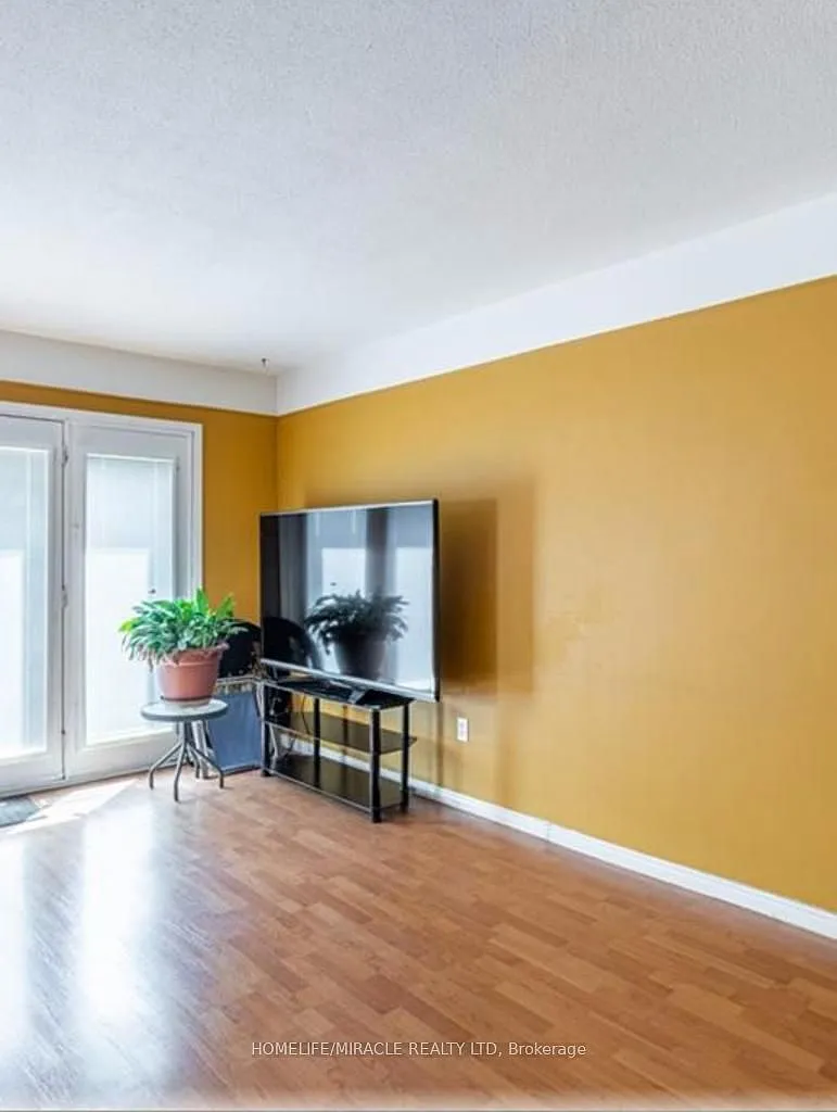 Sugar Tree Condominiums — Photo 4