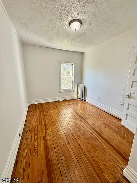 5 bed, 1.0 bath, $2,800 — Photo 4