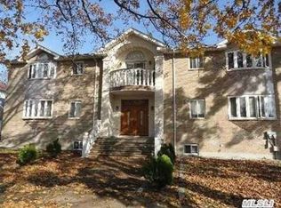25501 61st Ave #2, Little Neck, NY 11362