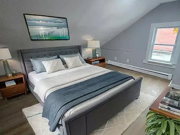 5th image of 982 Pembroke St #2L
