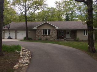 16334 Highland Pines Rd, Presque Isle, MI 49777