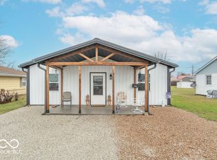1040 Roosevelt St, Linton, IN 47441