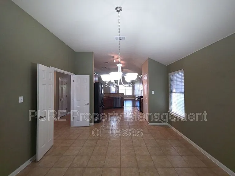 18401 Hees Ln — Photo 9