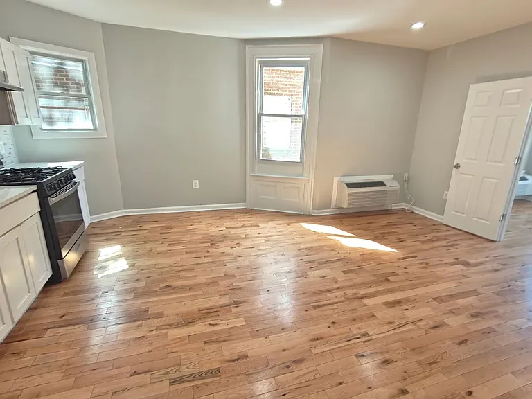 738 Clinton Ave #2A — Photo 5