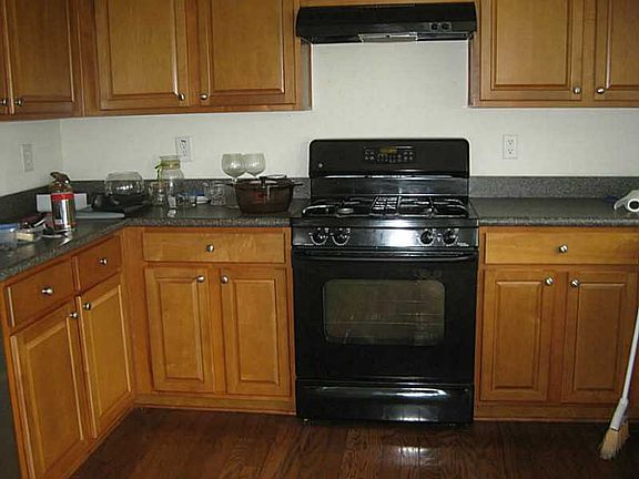 4th image of 906 Dooney Dr