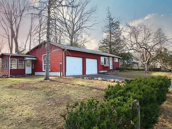 264 Deepwood Dr, Amston, CT 06231