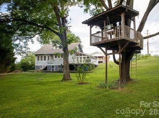 102 Cuthberson St, Morganton, NC 28655