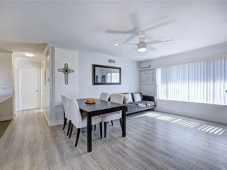 216 N Alhambra Ave — Photo 2