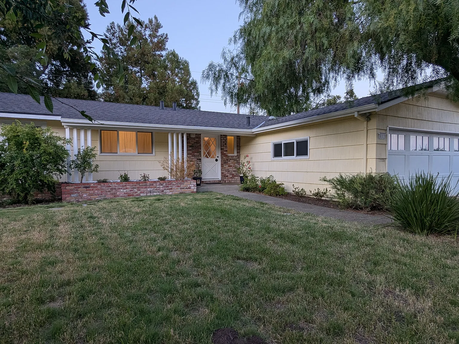 3 bed, 1300 sqft, $8,000 — Photo 3