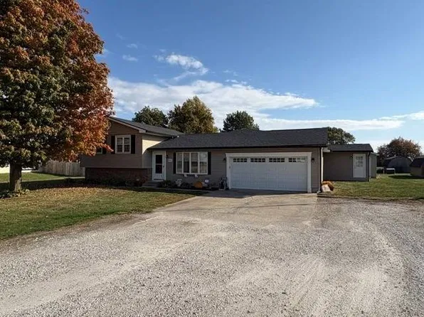 830 S Maple St, Virginia, IL 62691