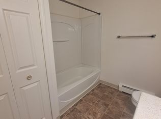 139 Lauff Dr #202, Milan, MI 48160