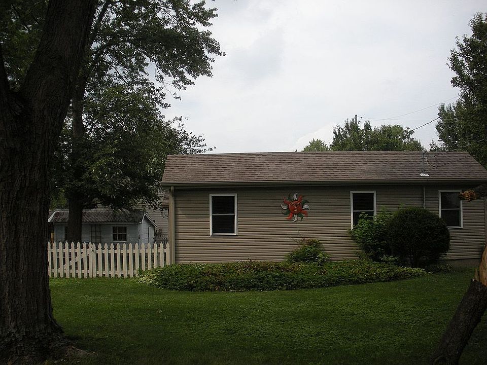 Front facing Monclova Rd. & fenced in side yard