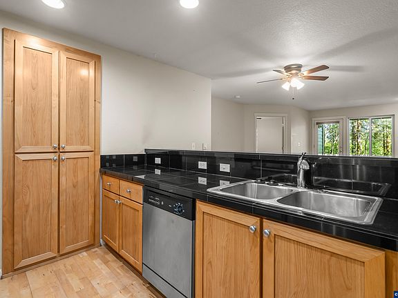 5th image of 6298 SW Grand Oaks Dr #102