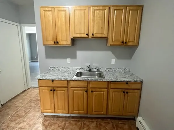 235 Collins St #C1d, Hartford, CT 06105