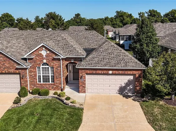 156 Tori Pines Dr, Saint Louis, MO 63129
