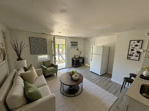 302 Martin Luther King Dr #1, Commerce, TX 75428