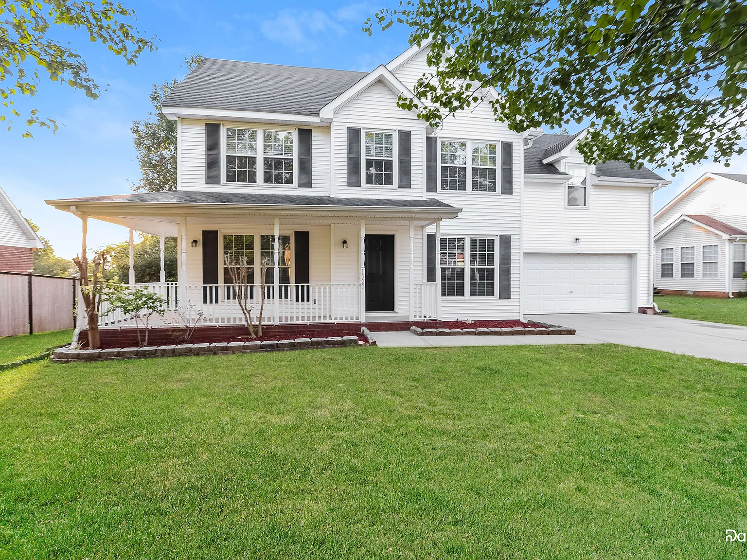 3 bed, 2.5 bath, 1916 sqft, $2,085 — Photo 3
