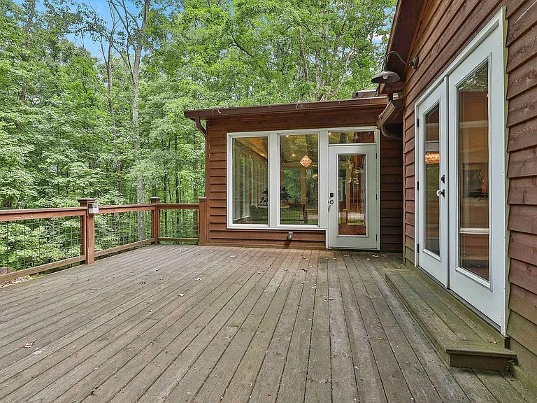 410 Thornton Lane — Photo 37