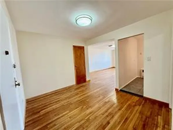 2580 Ocean Parkway image 18 of 22