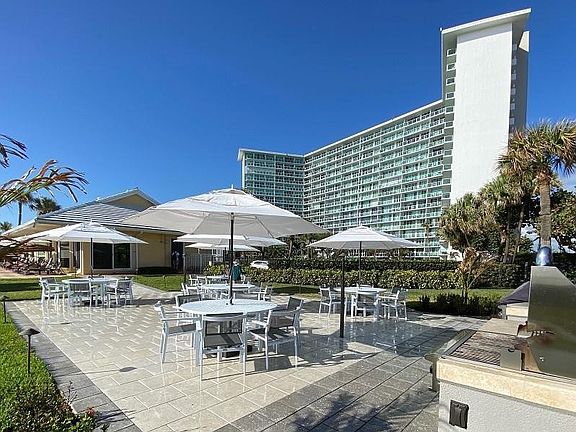 4th image of 333 N Ocean Boulevard #208