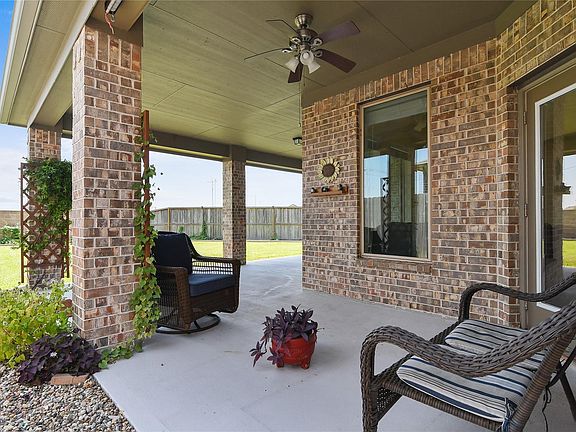 5th image of 2304 Tall Palm Dr
