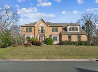 2151 Westglen Ct, Vienna, VA 22182
