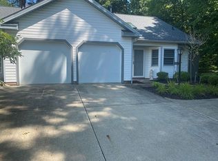 800-5 Hampton Cir, Aurora, OH 44202