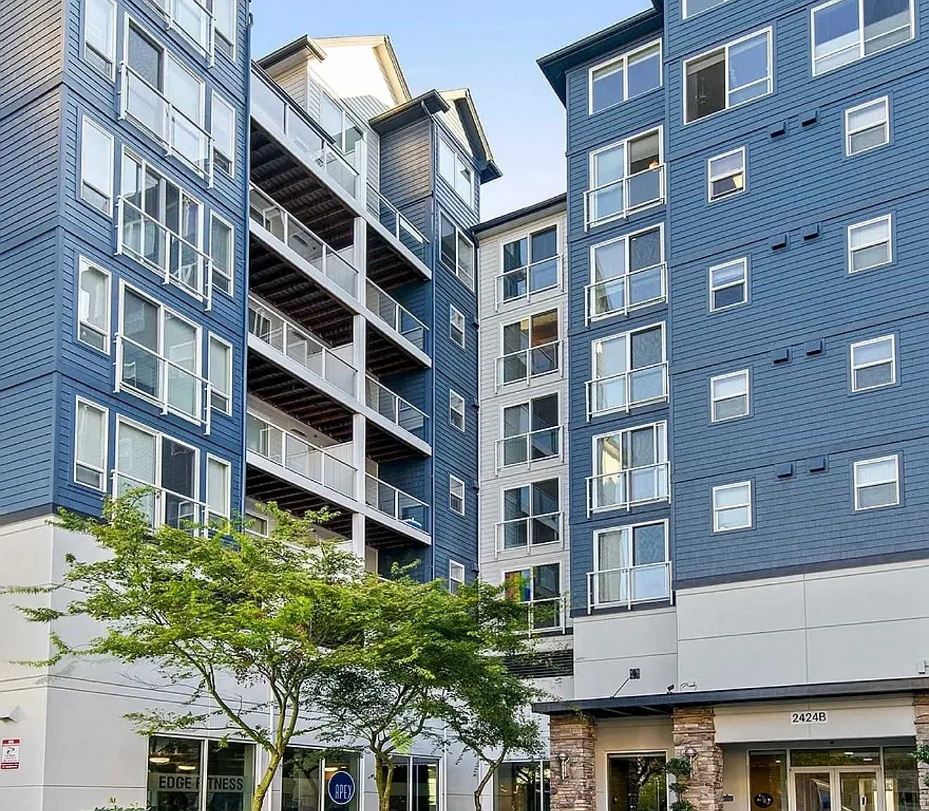 1 bed, 1.5 bath, 1001 sqft, $1,800 — Photo 1