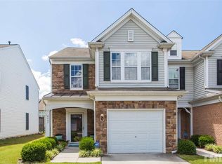 8407 Pilots View Dr, Raleigh, NC 27617