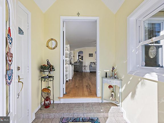 4th image of 24 Cedar Ave